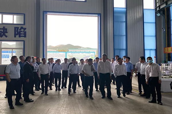 內(nèi)蒙古自治區(qū)黨委常委、通遼市委書記孟憲東攜考察團到一諾環(huán)境考察指導(dǎo)